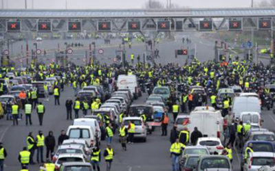 El transporte de mercancías de Madrid denuncia el secuestro de miles de camiones en Francia por el bloqueo de carreteras.