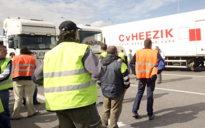 Colas en la Junquera e Irún por la protesta de los chalecos amarillos