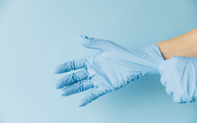 PRIMERO FUERON LAS MASCARILLAS Y, AHORA, LOS GUANTES